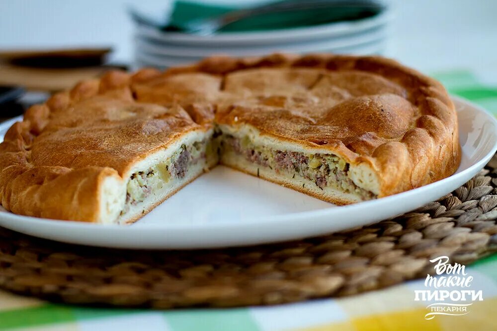 Пирог с мясом и картошкой фото Приготовление еды в Тольятти - Услуги поваров - Хозяйство и уборка: 44 повара