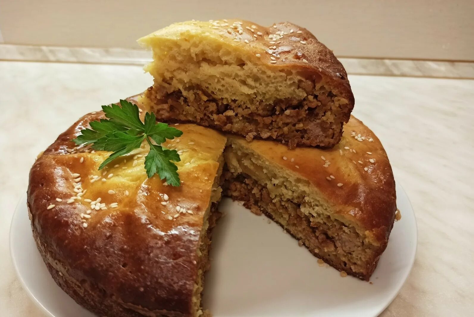 Пирог с мясом на кефире фото Заливной пирог на кефире с фаршем - пошаговый рецепт с фото (7841 просмотр)