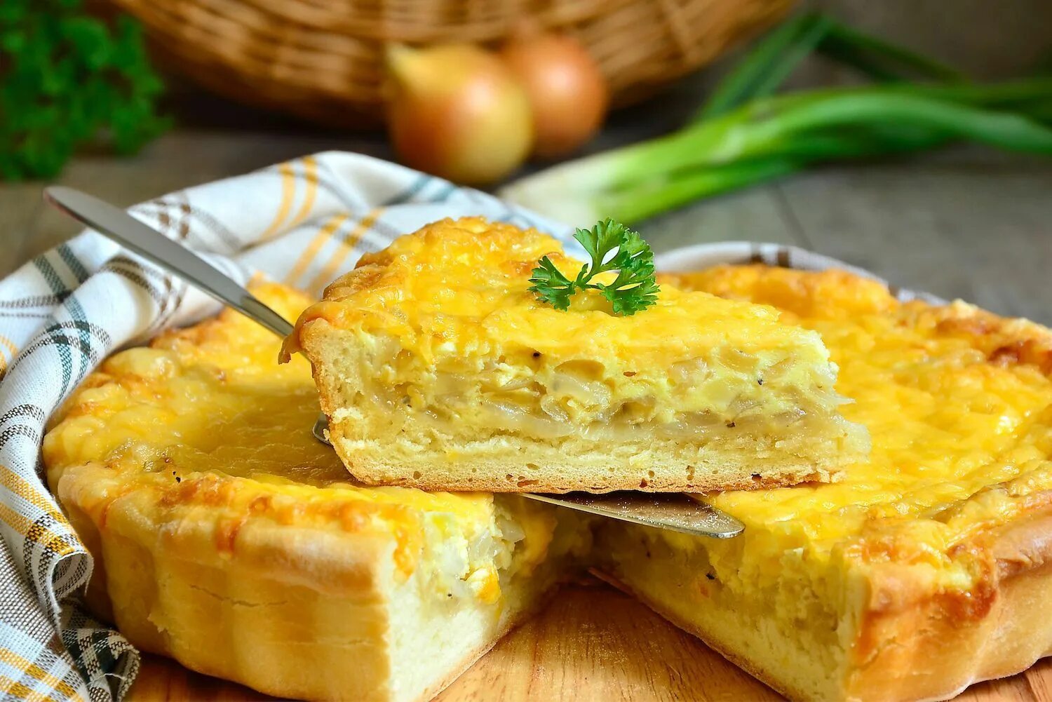Пирог с плавленными сырками фото Готовим луковый пирог