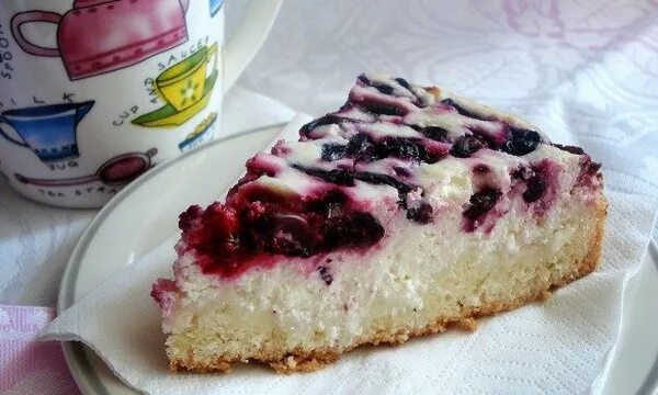 Пирог с творогом и ягодами фото Доставка осетинских пирогов в Химках. Телефон 8-925-875-32-95.