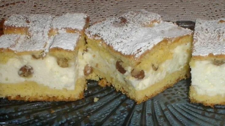 Пирог с творожной начинкой с фото Изумительно вкусный, простой, быстрый творожный пирог с изюмом. Малыши его обожа
