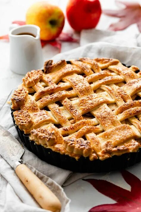 Пирог с яблоками из теста фото Capturing the Sweetness: Apple Pie Photography Inspiration