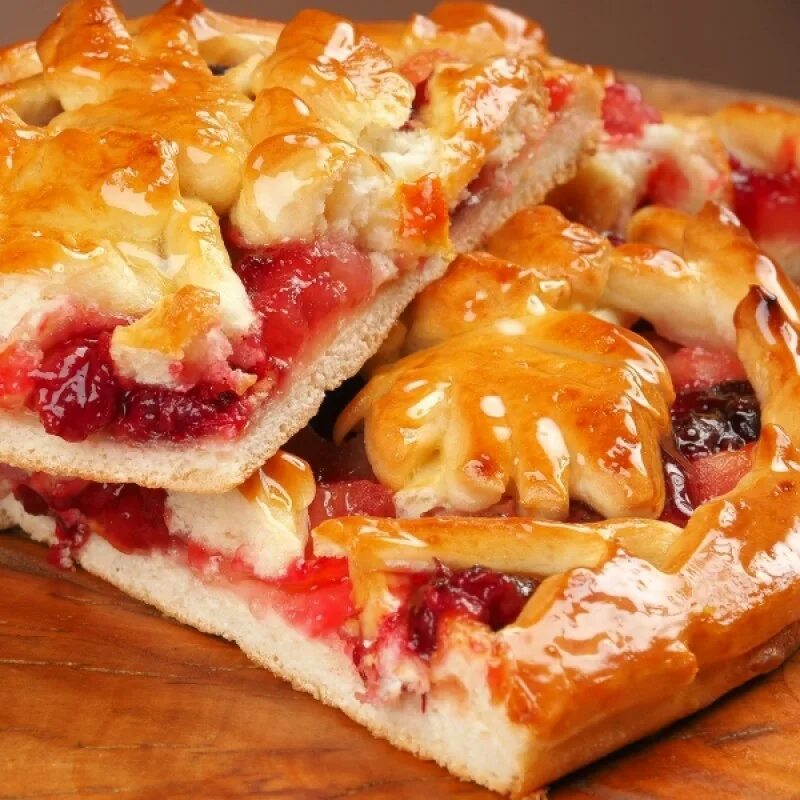 Пирог сладкий и вкусный с фото Пирог дрожжевой с яблоком и вишней с доставкой на заказ в Калининграде - Дрожжев