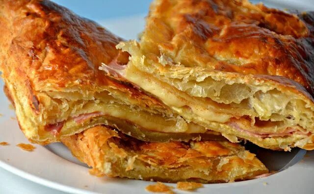 Пирог слоеное тесто фото ΓΡΗΓΟΡΗ ΖΑΜΠΟΝΟΤΥΡΟΠΙΤΑ / QUICK AND EASY HAM & CHEESE PIE