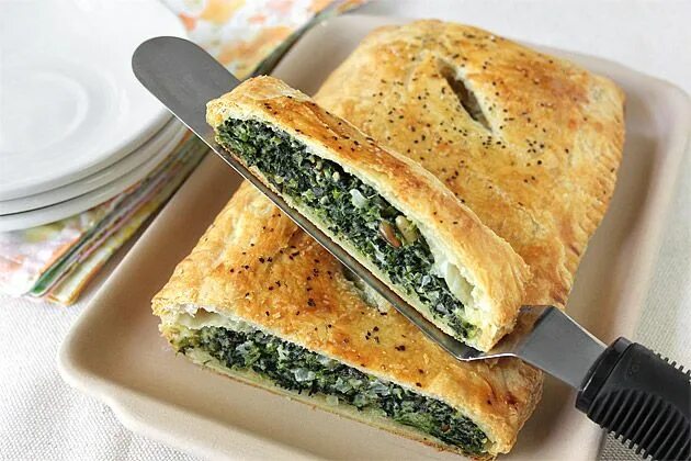 Пирог со шпинатом рецепт с фото Spinach in Puff Pastry Recipes, Cooking recipes, Yummy food