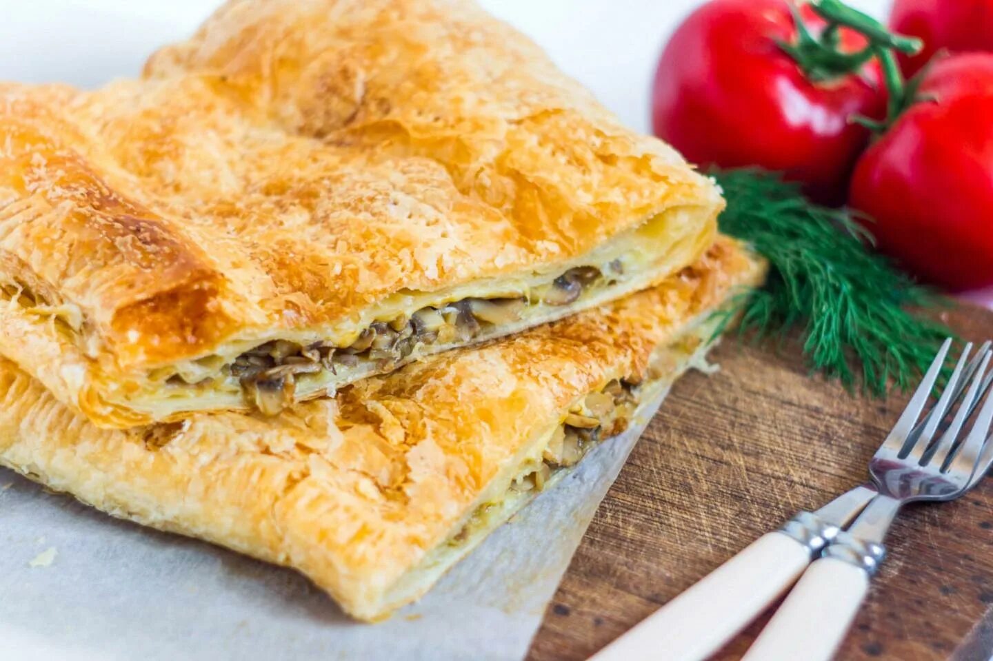 Пирог со слоеным тестом фото Слоеные пироги с грибами - 21 рецепт - 1000.menu