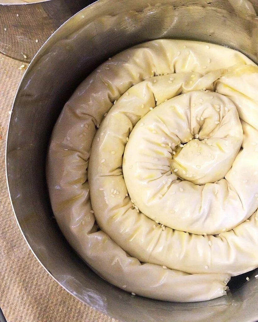 Пирог улитка рецепт фото Мясной Пирог Улитка: Вкусные Фотографии Торты, конфеты, пироги iberia-restaurant