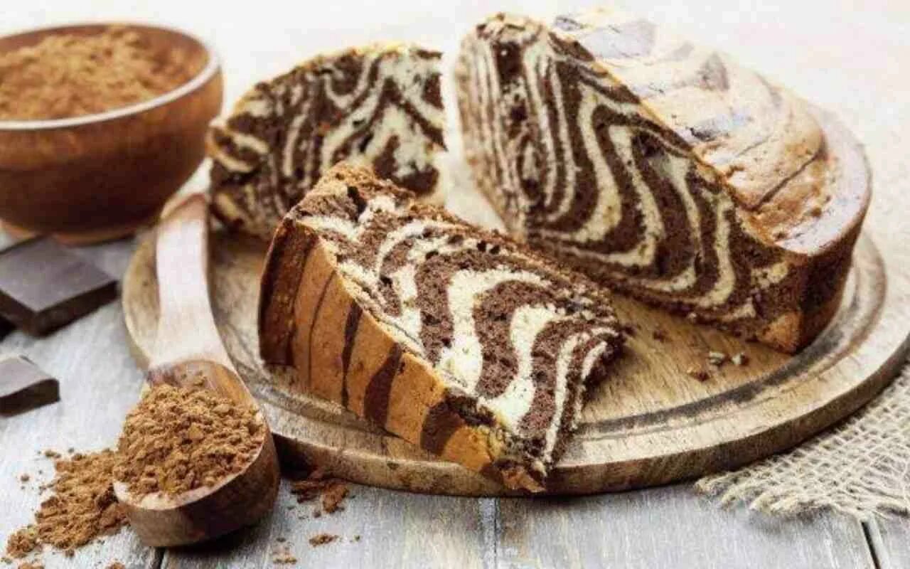 Пирог зебра фото Torta bicolore ripiena alle mandorle Un’esplosione di gusto Zebrakuchen, Trocken