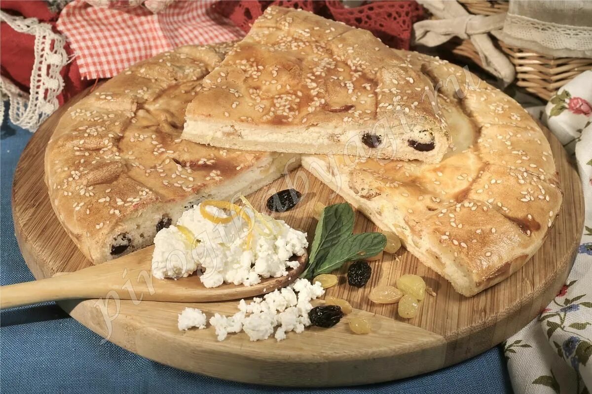 Пироги бабы яги суворовская ул 2а фото Пирог с творогом и изюмом (песочный)