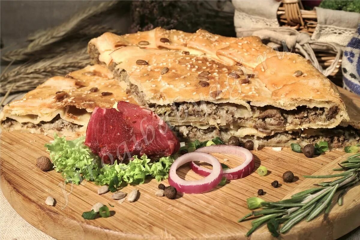 Пироги бабы яги суворовская ул 2а фото Пирог с мясом (говядина) (слоёный бездрожжевой)