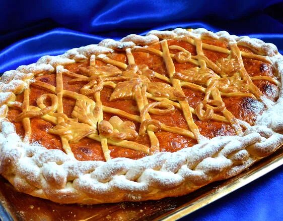 Пироги дрожжевые красивые фото Пирог дрожжевой с курагой и орехом Sibir