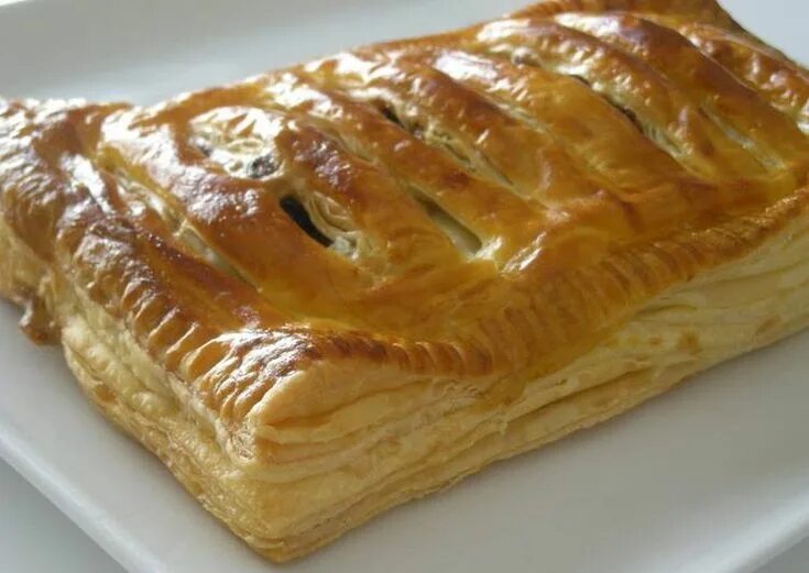 Пироги из слоеного бездрожжевого теста фото Easy Apple Pie with Frozen Puff Pastry Recipe Puff pastry recipes, Easy pie reci