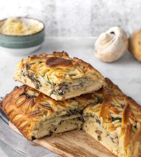 Пироги рецепты фото картошка с грибами Пирог с картофелем, грибами и сыром от Штолле Новосибирск Единая Служба Заказов 