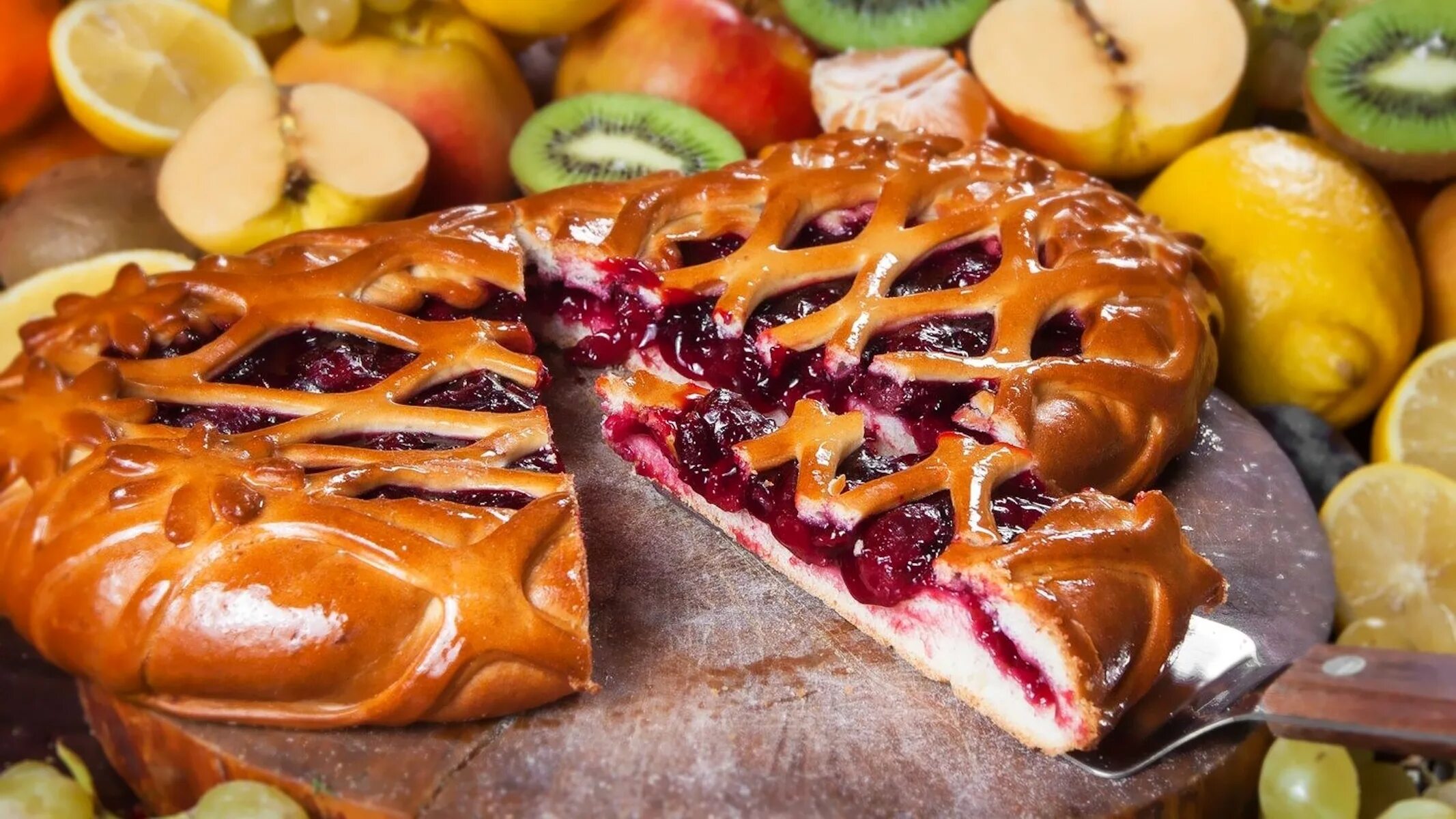 Пироги с фото самые вкусные Пазл вишневый пирог и фрукты - разгадать онлайн из раздела "Еда" бесплатно