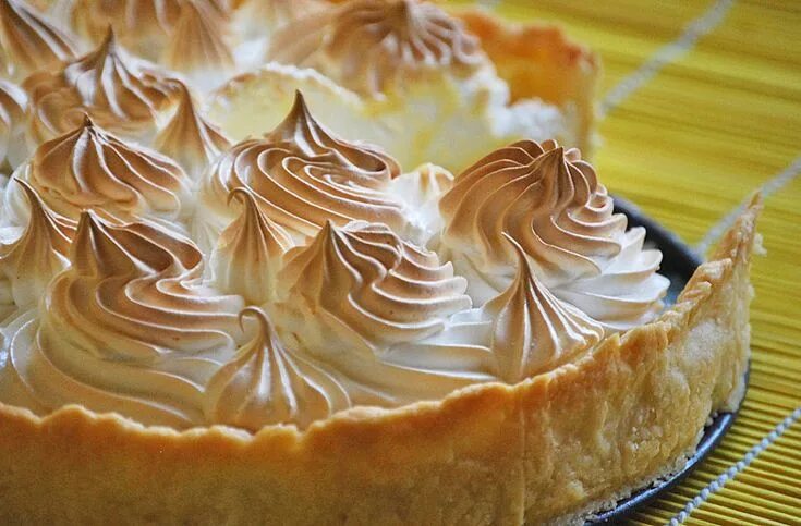 Пироги с кремом с фото Лимонный пирог с меренгой - Рецептам.net Food, Lemon pie, Quiche lorraine