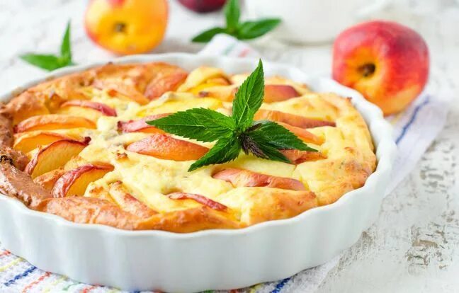 Пироги с нектаринами рецепты с фото Tarte aux pêches au fromage blanc Recette Tarte aux peches, Recette tarte aux pe