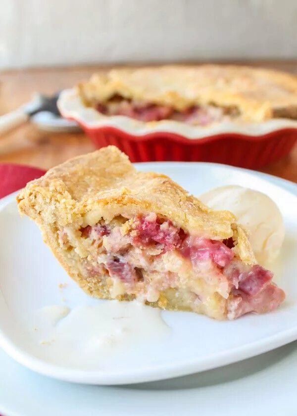 Пироги с ревенем рецепты с фото Rhubarb Custard Pie Recipe - The Food Charlatan Recipe Rhubarb and custard, Dess