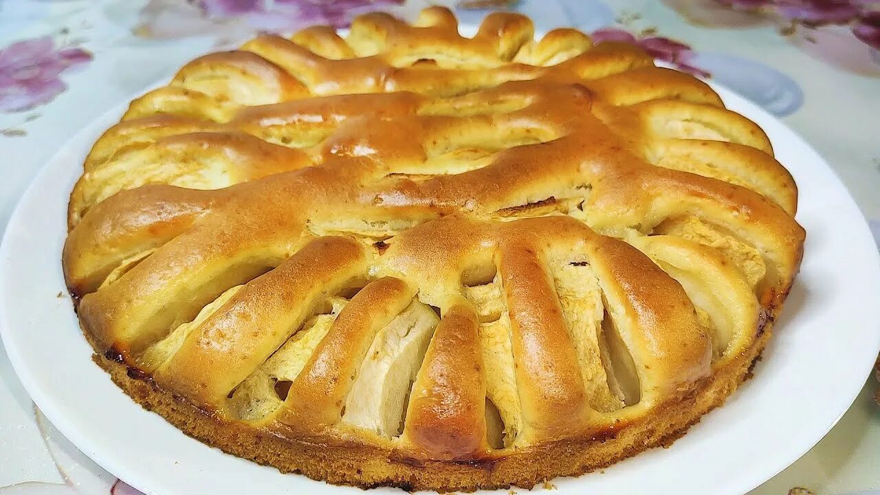Пироги с яблоками рецепты с фото легкие Вам надоела шарлотка? Приготовьте вкусный и ароматный яблочный пирог! - YouTube