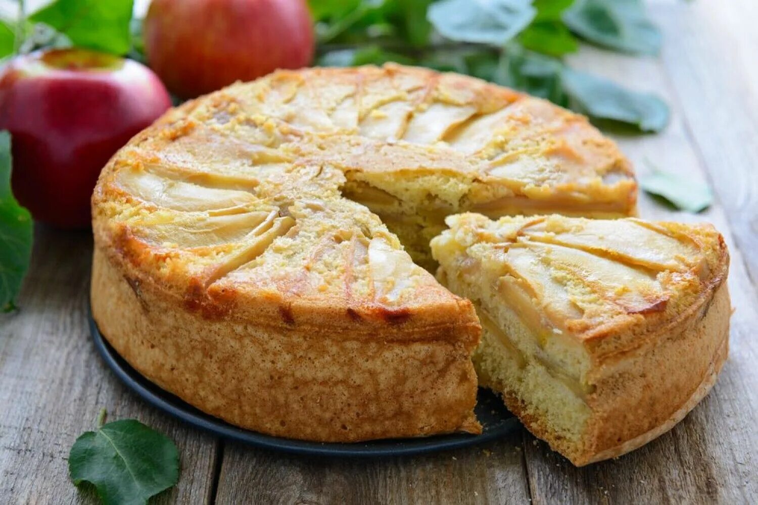 Пироги с яблоками рецепты с фото легкие Рецепт пышного пирога с яблоками