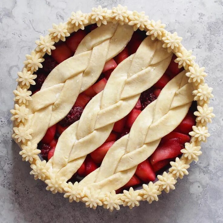 Пироги украшенные тестом фото Pin by Anna Markova on Еда Decorative pie crust, Pie crust designs, Beautiful pi