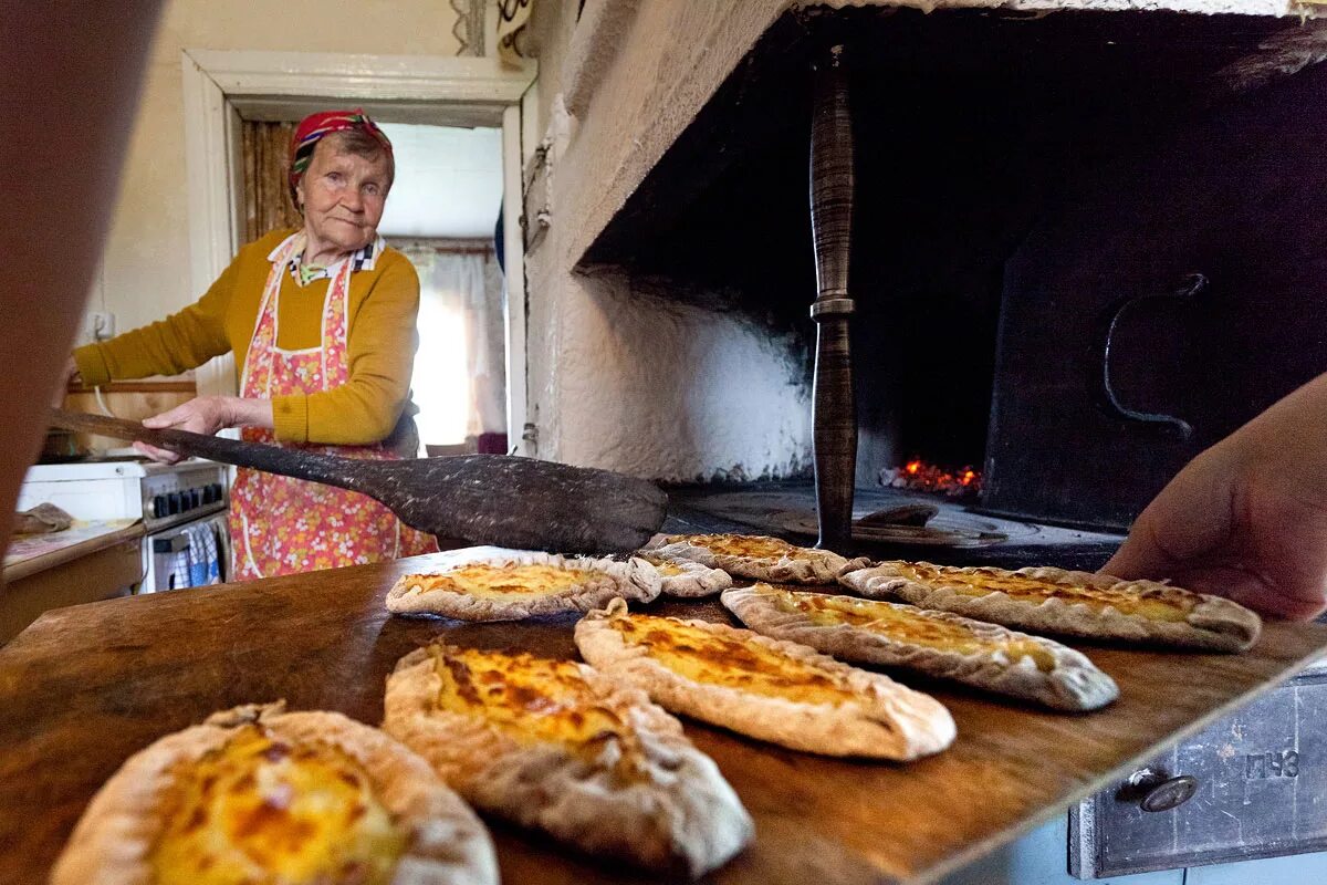 Пироги в печи фото Уроки карельского. Карельская кухня / Karjalaine syömine. Подкаст - "Республика"