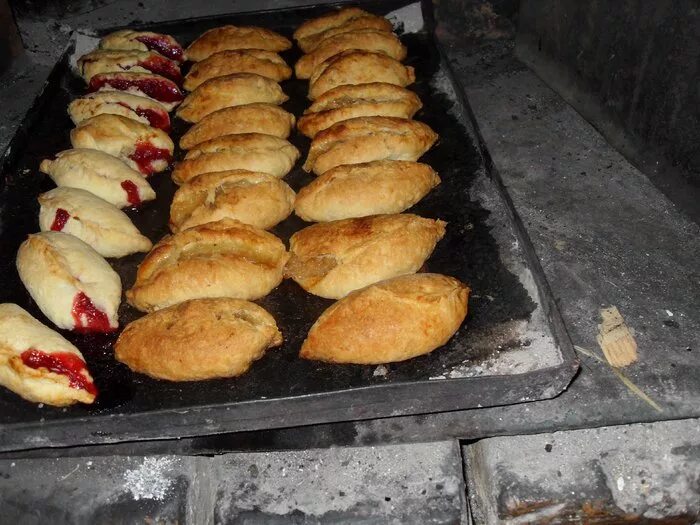Пироги в печи фото За клюквой (Вышний Волочек, Россия)