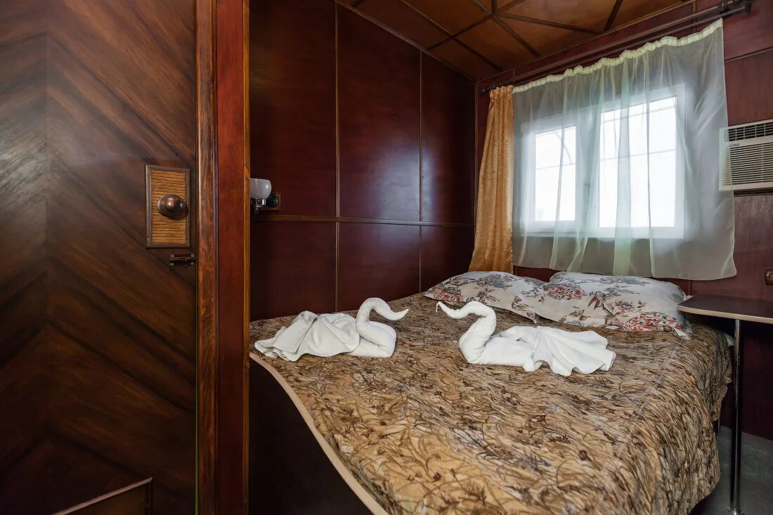 Пирогов григорий пирогов фото каюты Теплоход Григорий Пирогов OnCruise.ru