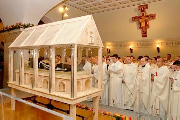 Пирогов забальзамирован фото Pin on Catholic