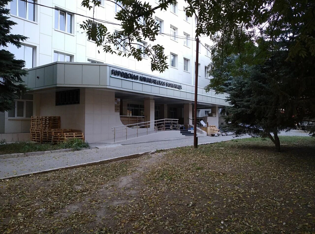 Пирогова 20 8 пятигорск фото дома Фото: Городская клиническая больница города Пятигорска, больница для взрослых, у
