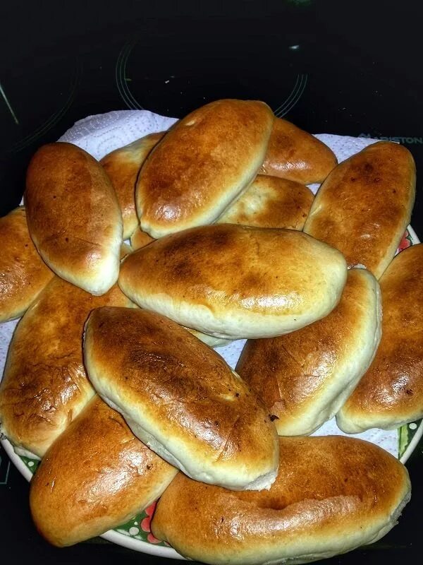 Пирожки фото в домашних условиях Пирожки с капустой - Рецепт современной домашней кухни с фото