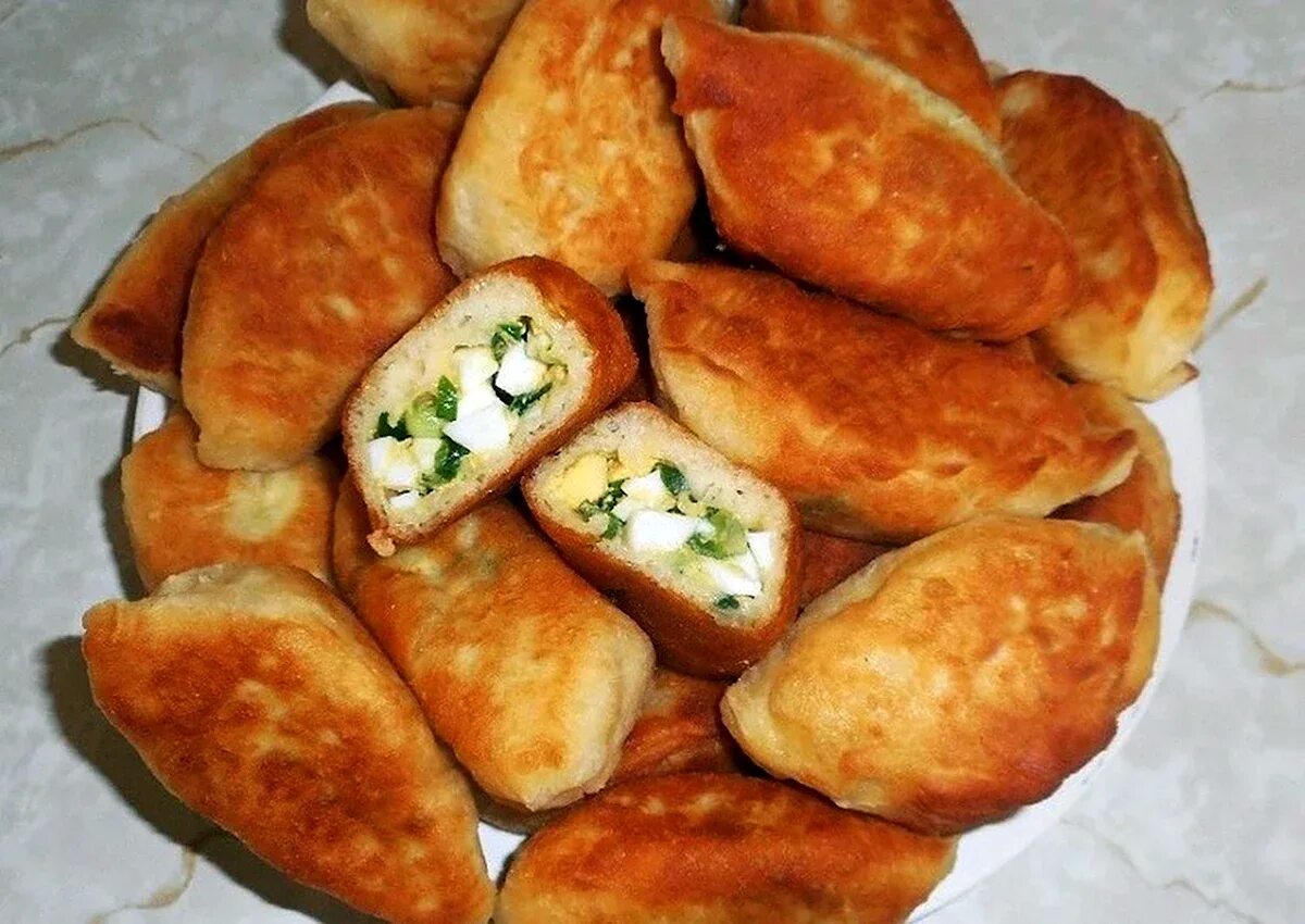 Пирожки картофельные с капустой фото Жареные пирожки с капустой и яйцом на сковороде CoffMachines.ru