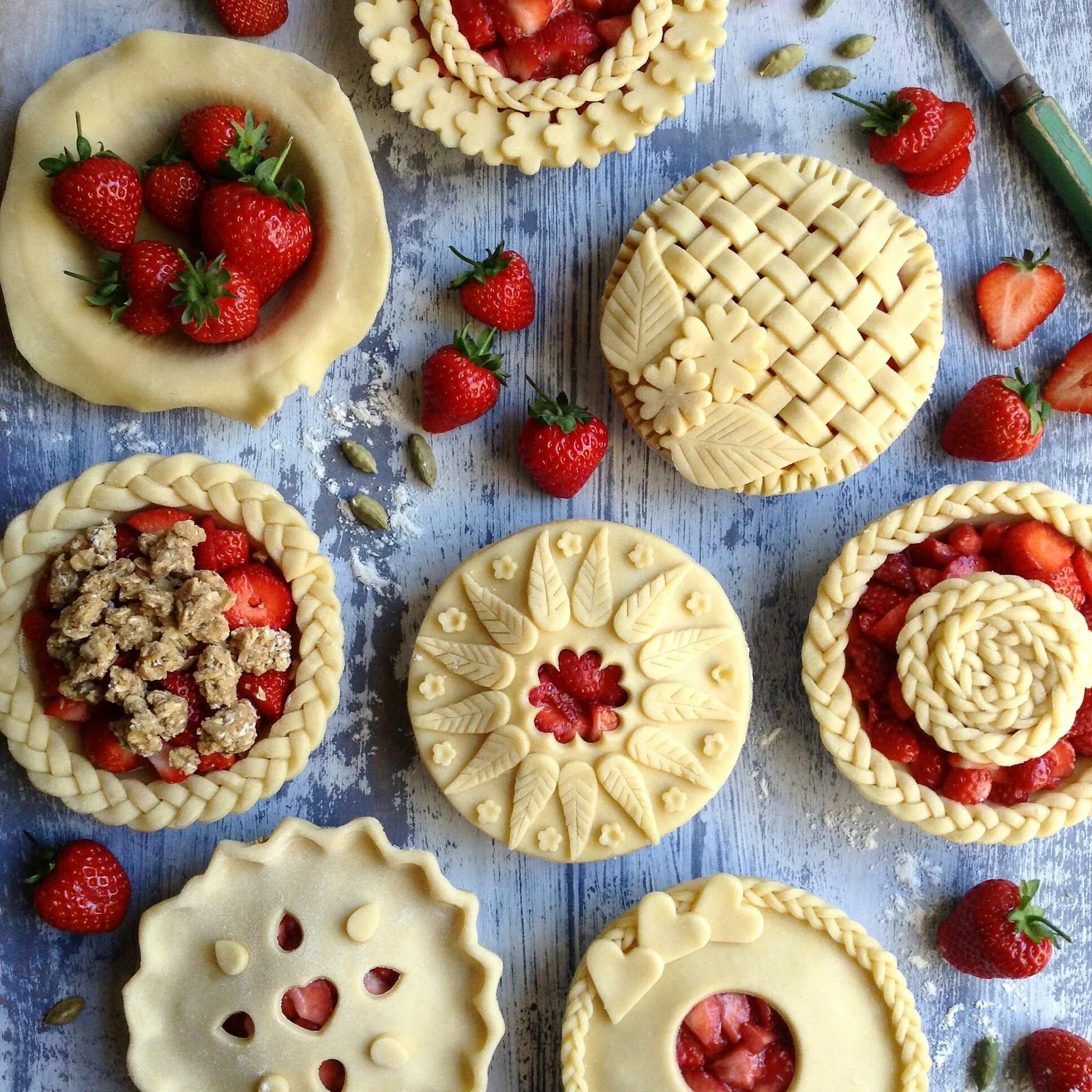 Пирожки красивое оформление Strawberry pie decoration inspiration! Fancy pie crust, Sweet pie, Pie crust des