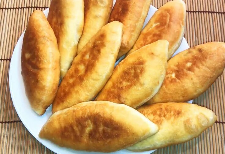 Пирожки на кефире фото Пирожки с капустой и яйцом на быструю руку Hot dog buns, Food, Ethnic recipes