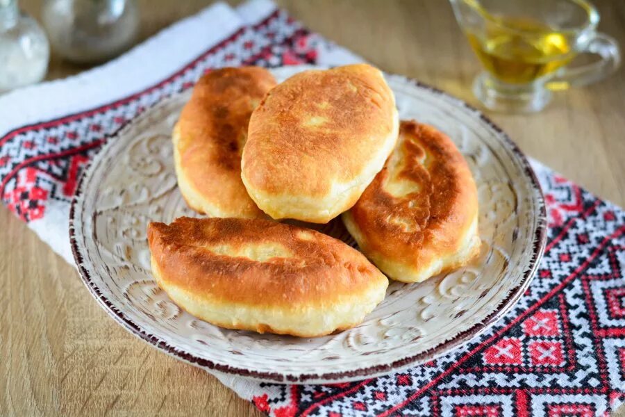 Пирожки на кефире на сковороде фото Жареные пирожки "как пух" на кефире - пошаговый рецепт с фото на Повар.ру