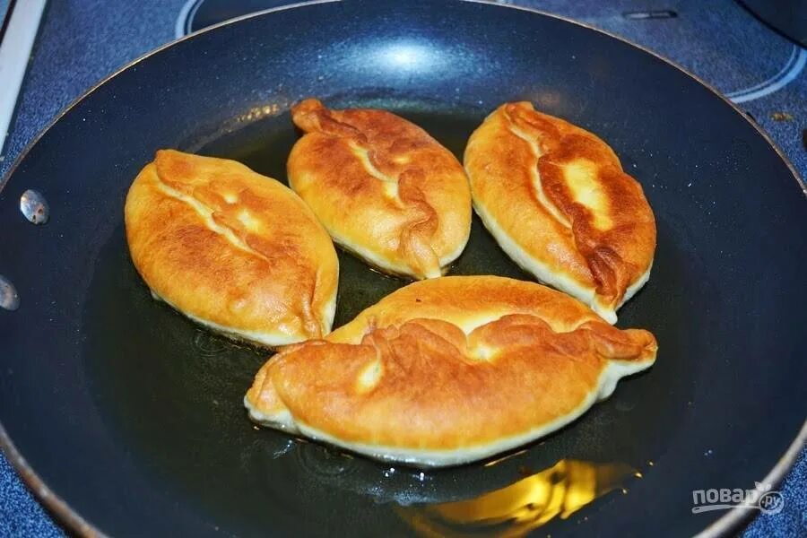 Пирожки на сковороде с фото пошагово Пирожки с картошкой, жаренные на сковороде - пошаговый рецепт с фото на Повар.ру