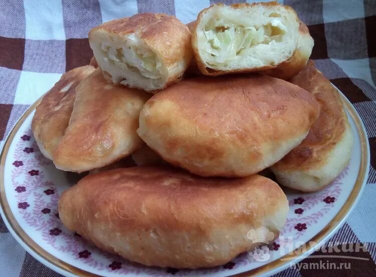 Пирожки на сковороде с фото пошагово Пирожки с капустой и брынзой на сковороде рецепт пошаговый с фото - Nyamkin.RU