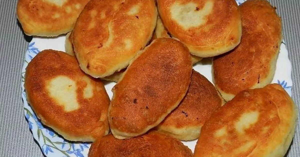 Пирожки на сковороде с фото пошагово Пирожки на кефире жареные на сковороде рецепт фото пошагово и видео Recipe Cooki