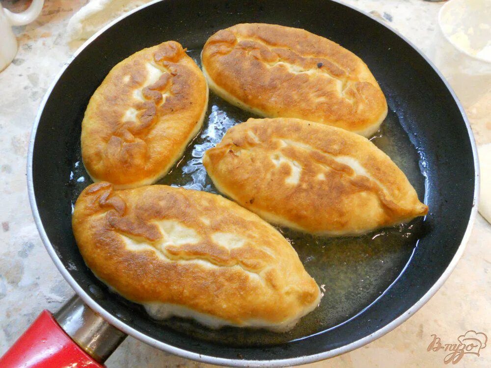 Пирожки на сковороде с фото пошагово Жареные пирожки с картофелем и куриным фаршем - рецепты с фото на vpuzo.com