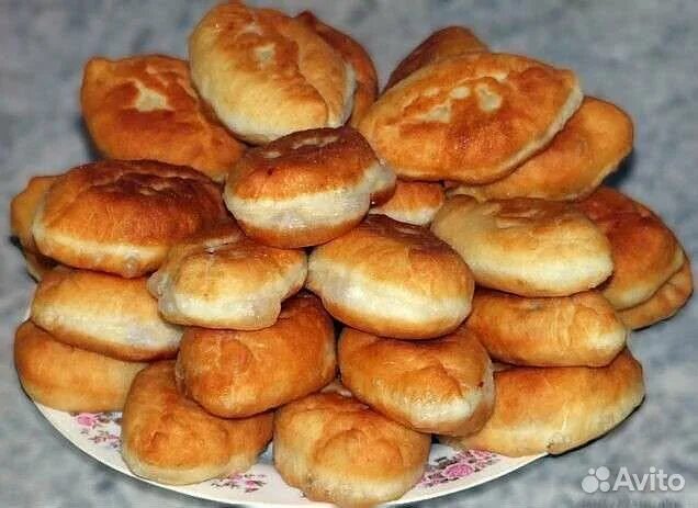 Пирожки на столе фото Домашние пирожки купить в Калуге Товары для дома и дачи Авито