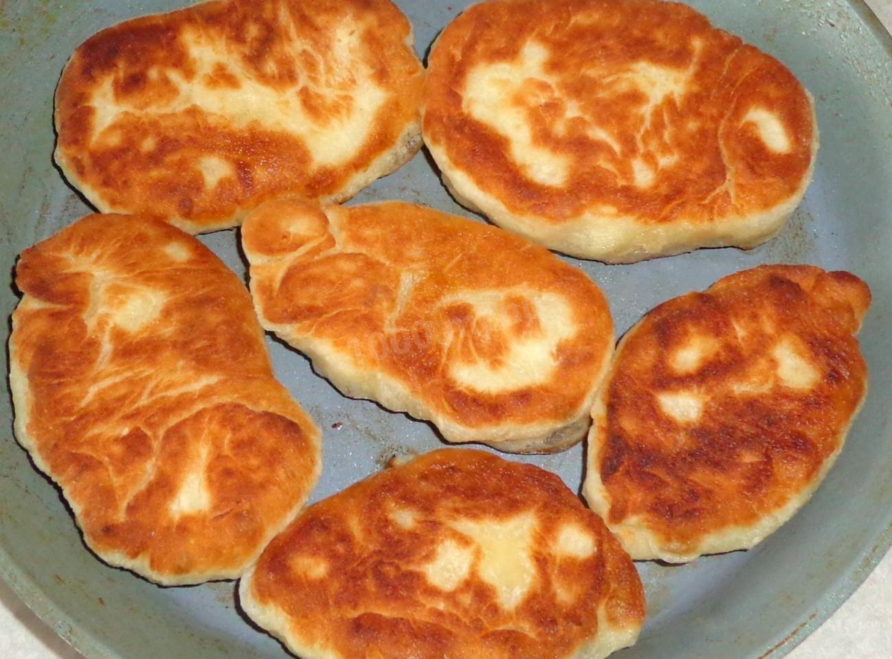 Пирожки на воде с фото Пирожки на сковороде на воде рецепт с фото пошагово - 1000.menu