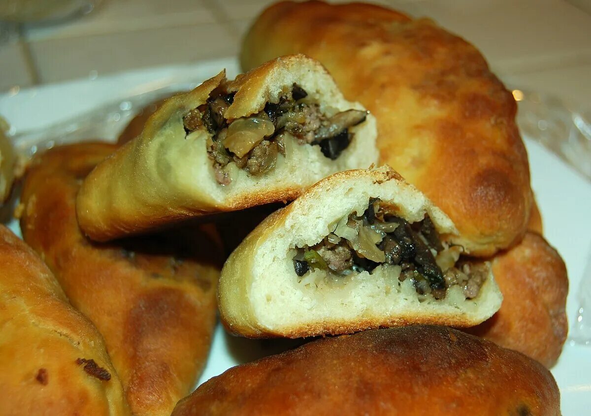 Пирожки с грибами фото Pirozhki - Wikipédia