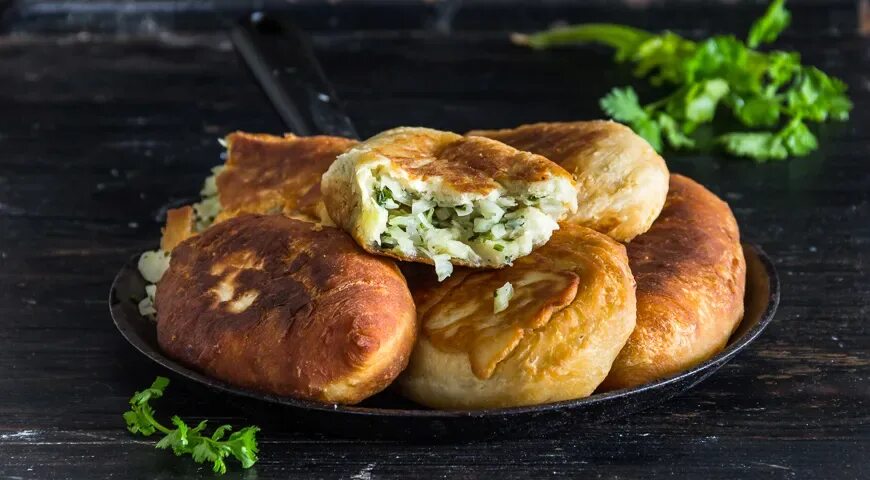 Пирожки с капустой и яйцом фото Жареные пирожки с капустой на сковороде, пошаговый рецепт с фото на 154 ккал