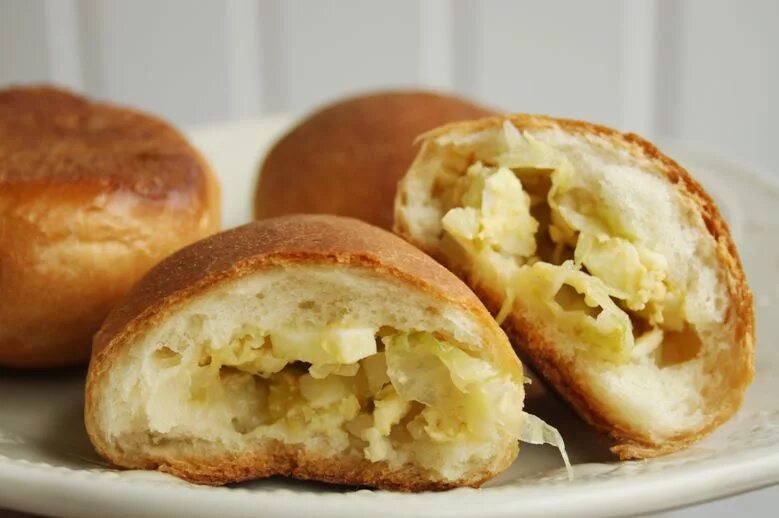 Пирожки с капустой и яйцом фото Купить ПИРОГ ПЕЧЕНЫЙ С КАПУСТОЙ И ЯЙЦОМ 75Г с доставкой на дом в Универсам Нагор