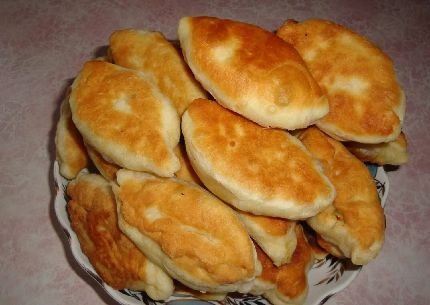 Пирожки с капустой с пошаговым фото Любит пирожки с капустой: найдено 75 изображений