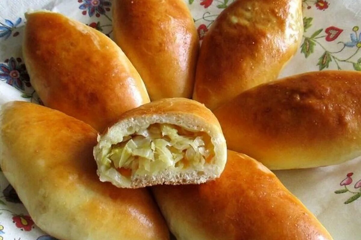 Пирожки с капустой в духовке фото Рецепт пирожков с капустой на дрожжах