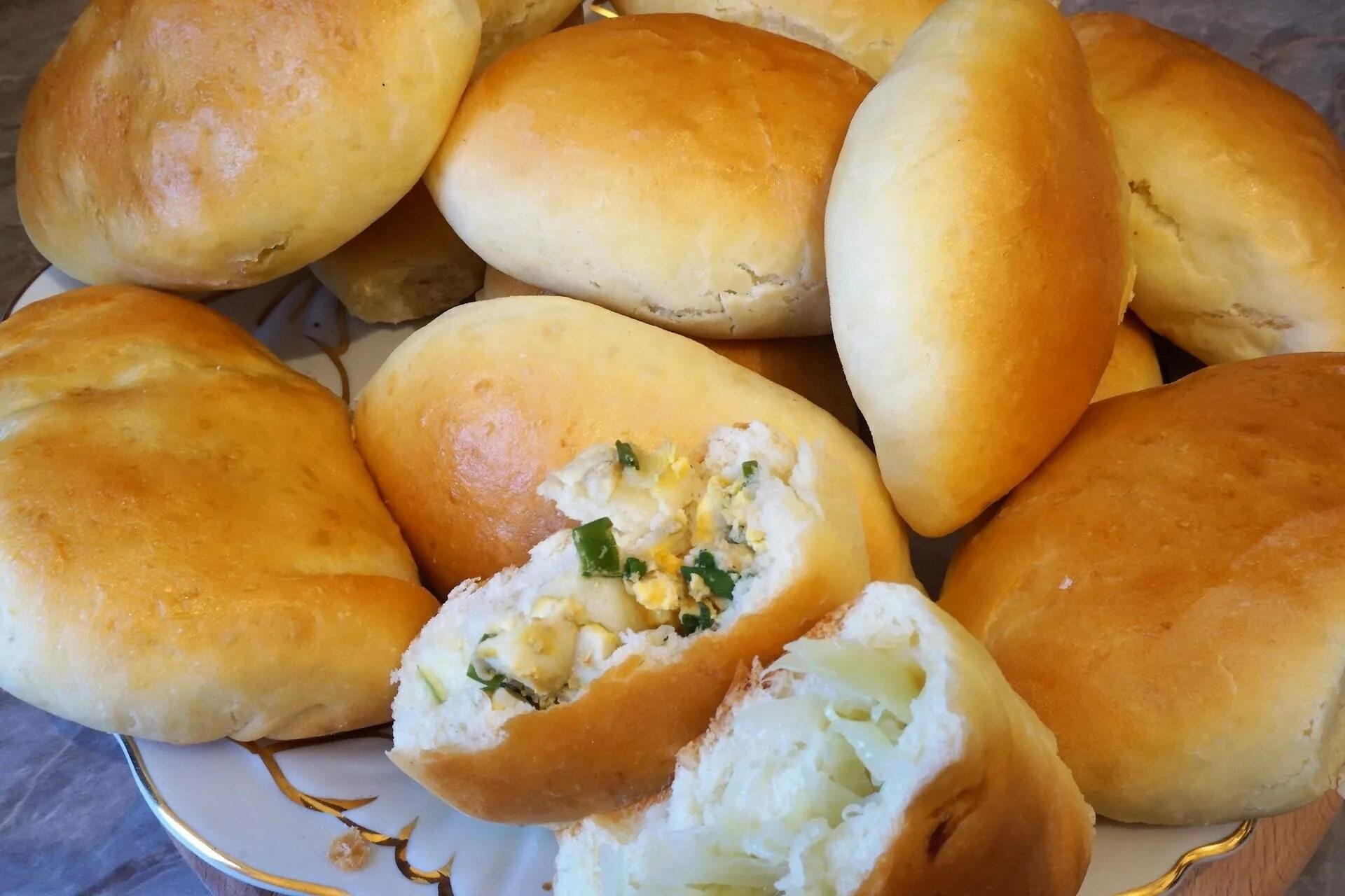 Пирожки с капустой в духовке фото Рецепт пирожков с капустой и яйцом в духовке CoffMachines.ru