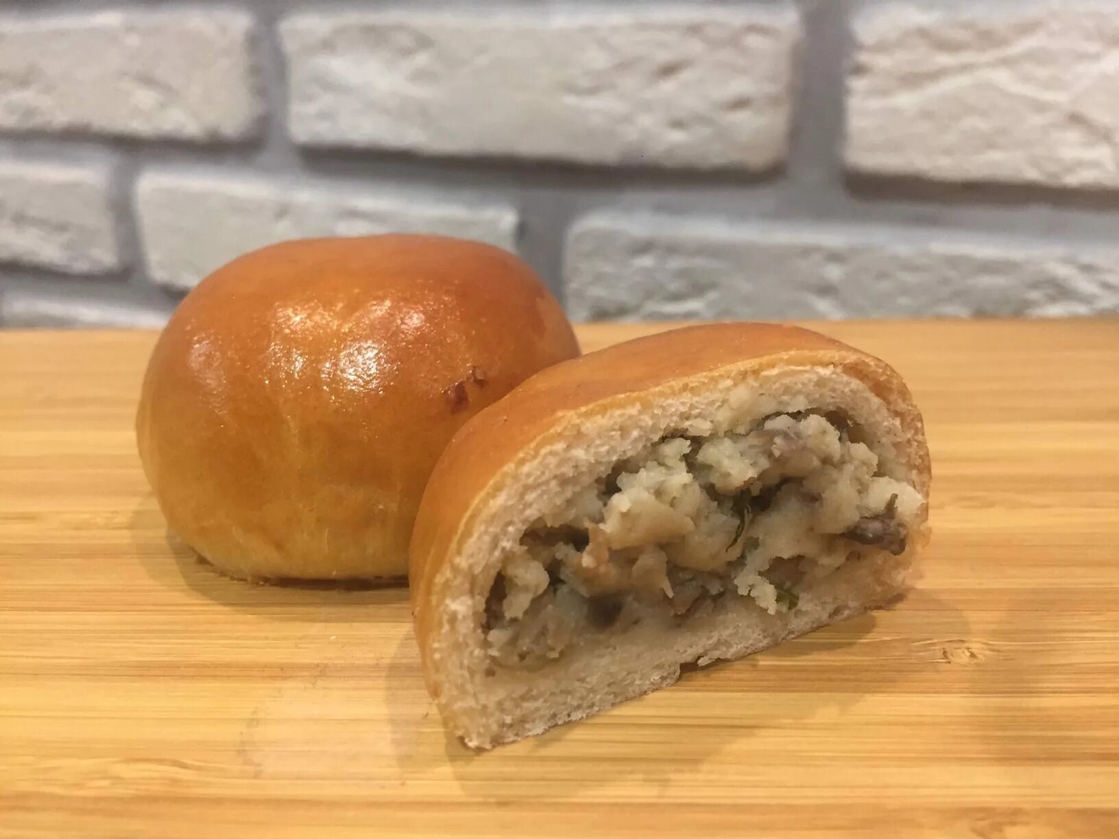 Пирожки с картошкой и грибами фото Вкусные домашние пироги на заказ с доставкой по Москве от компании "Бабушкин пир