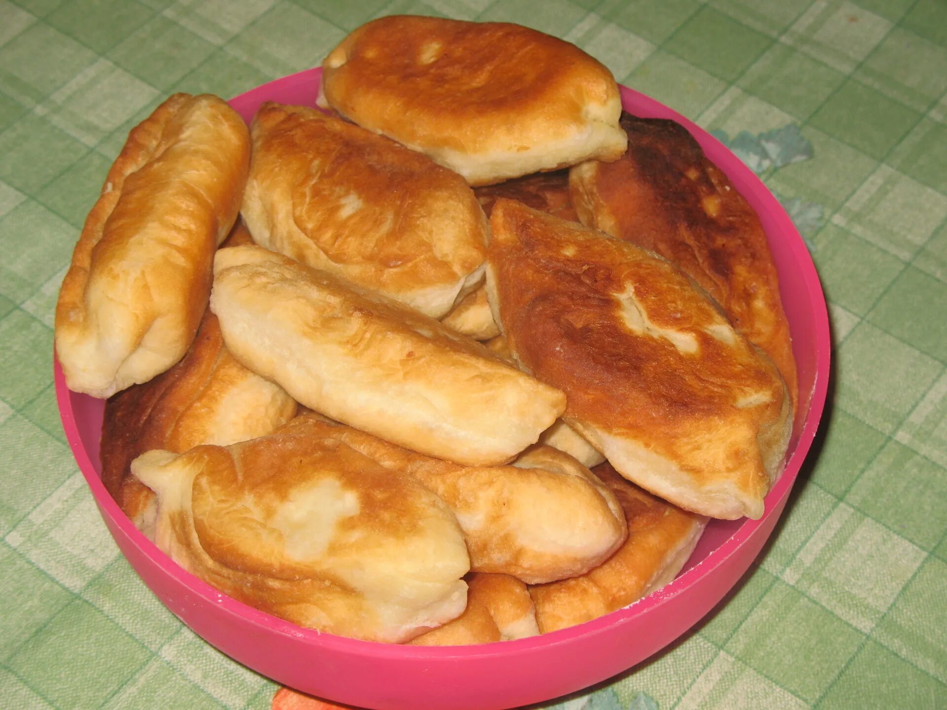 Пирожки с картошкой на сковороде фото Пирожки с картошкой жаренные на сковороде - пошаговый рецепт с фото (61547 просм