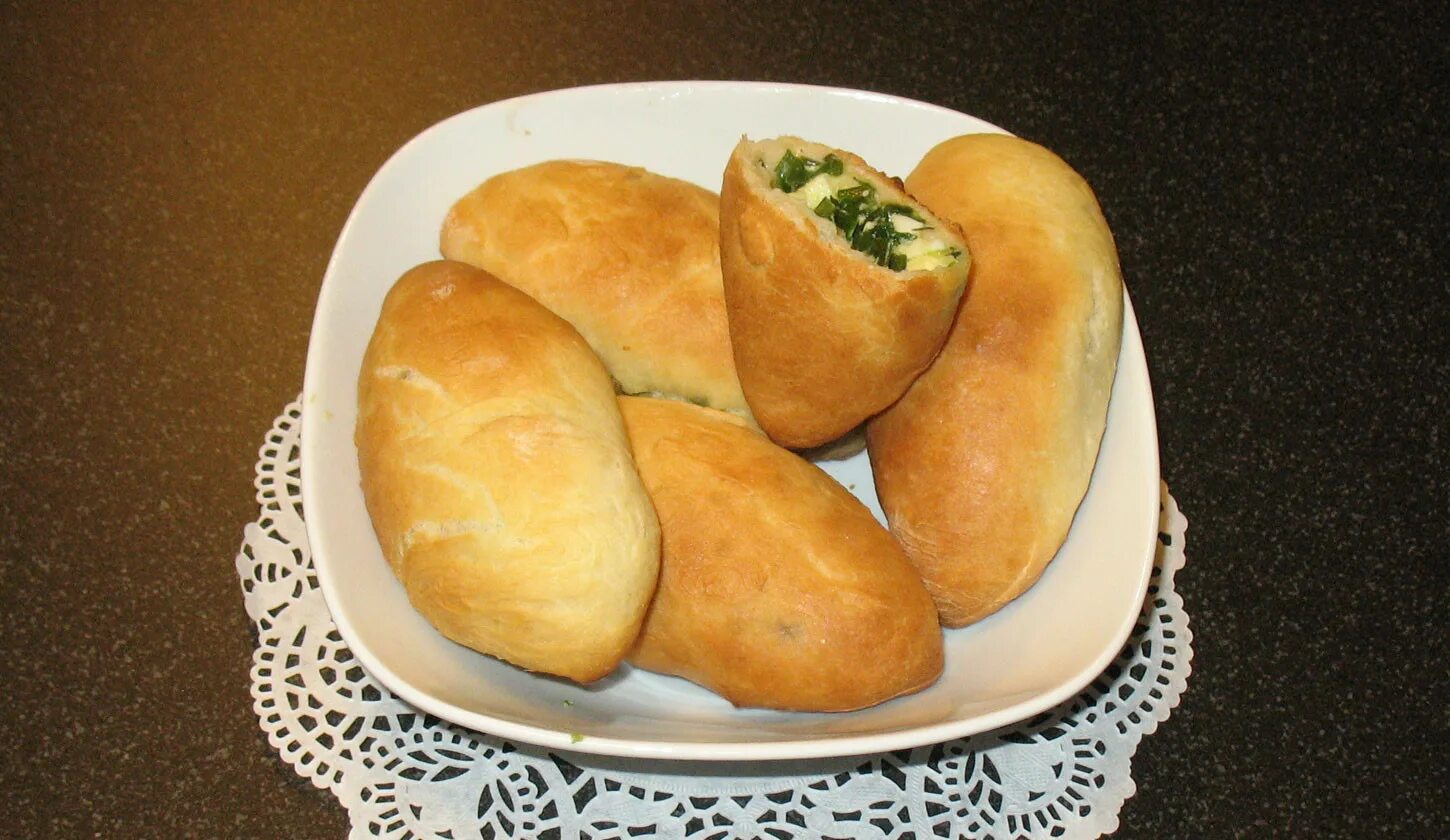 Пирожки с луком с фото Пирожки с зеленым луком и яйцом - готовим с душой!