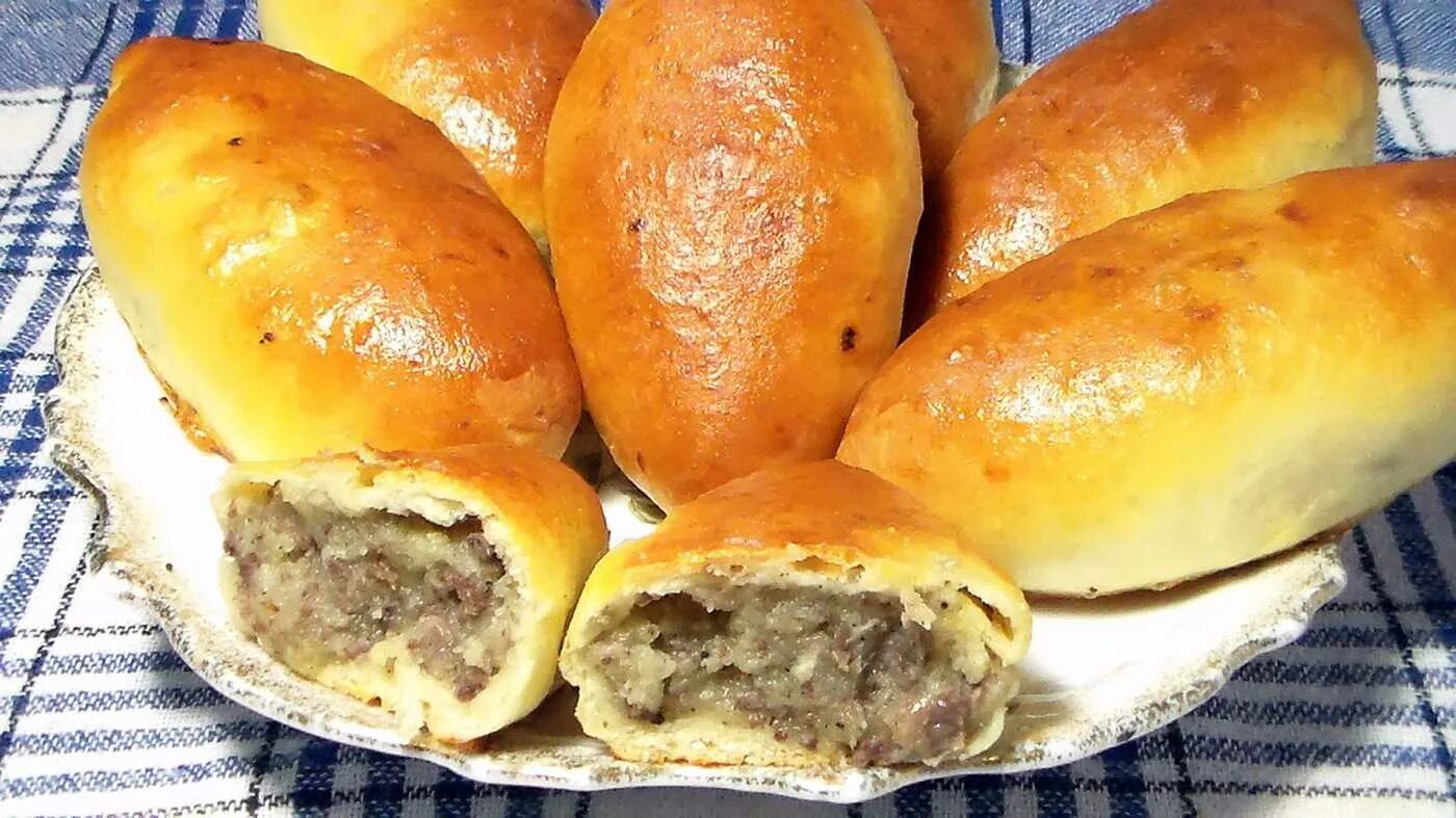 Пирожки с мясом фото Пирожки с капустой и мясом в духовке на дрожжевом тесте - CoffeePapa.ru